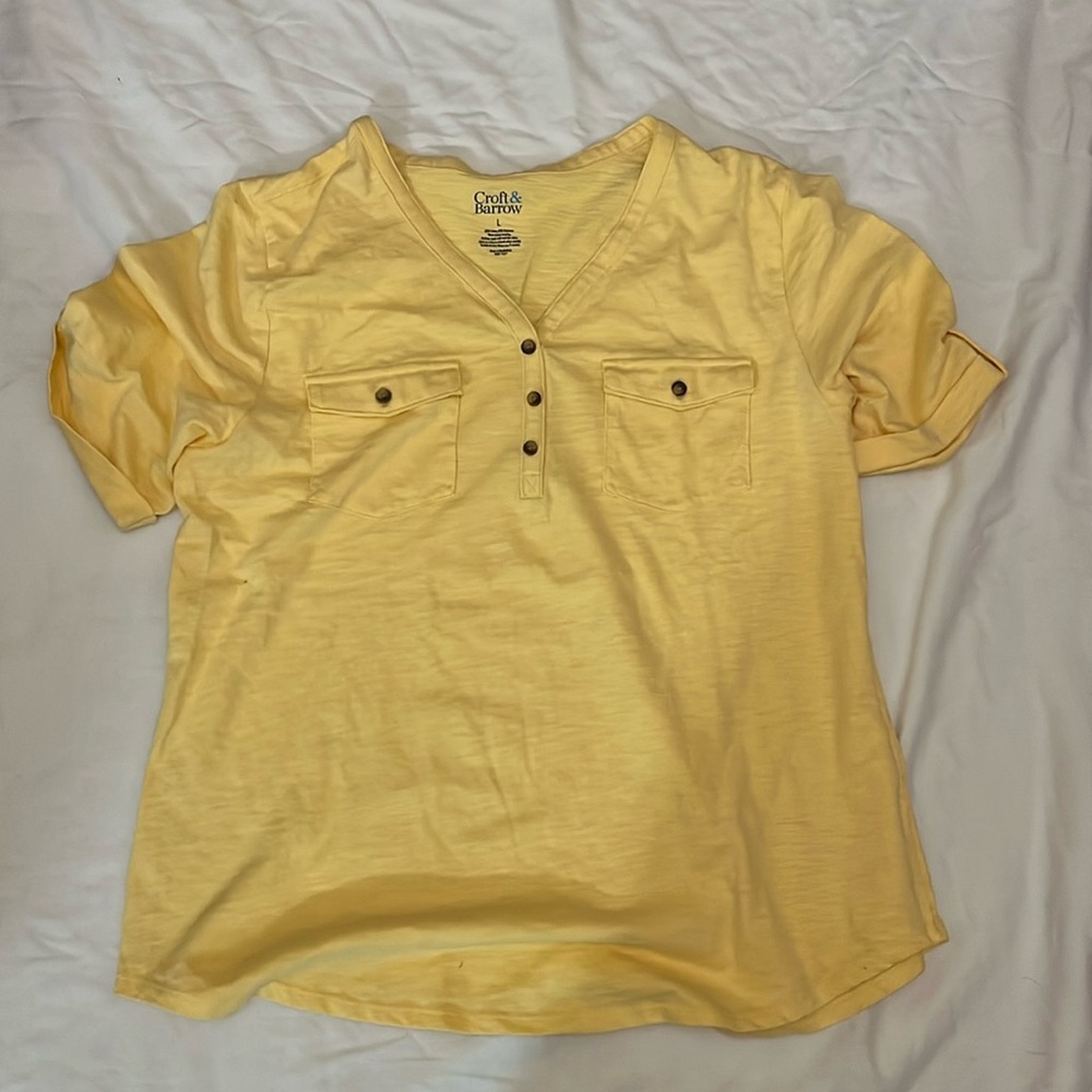 Croft & Barrow Yellow V-Neck Pocket Dress Shirt For Women Size Large